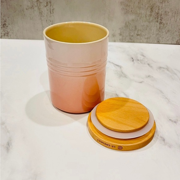 Le Creuset Canister - Shell Pink - Picture 3 of 4